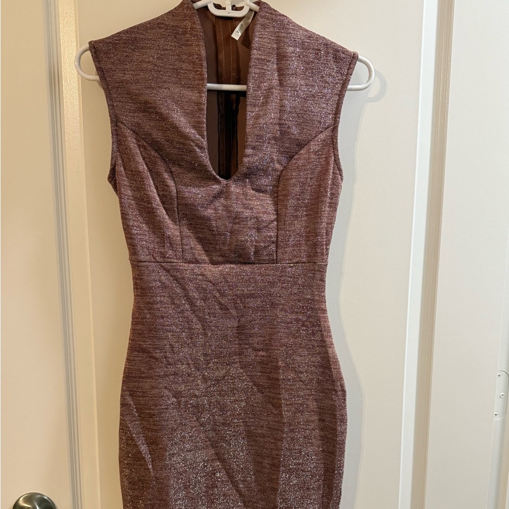 Chic Sleeveless Midi Dress